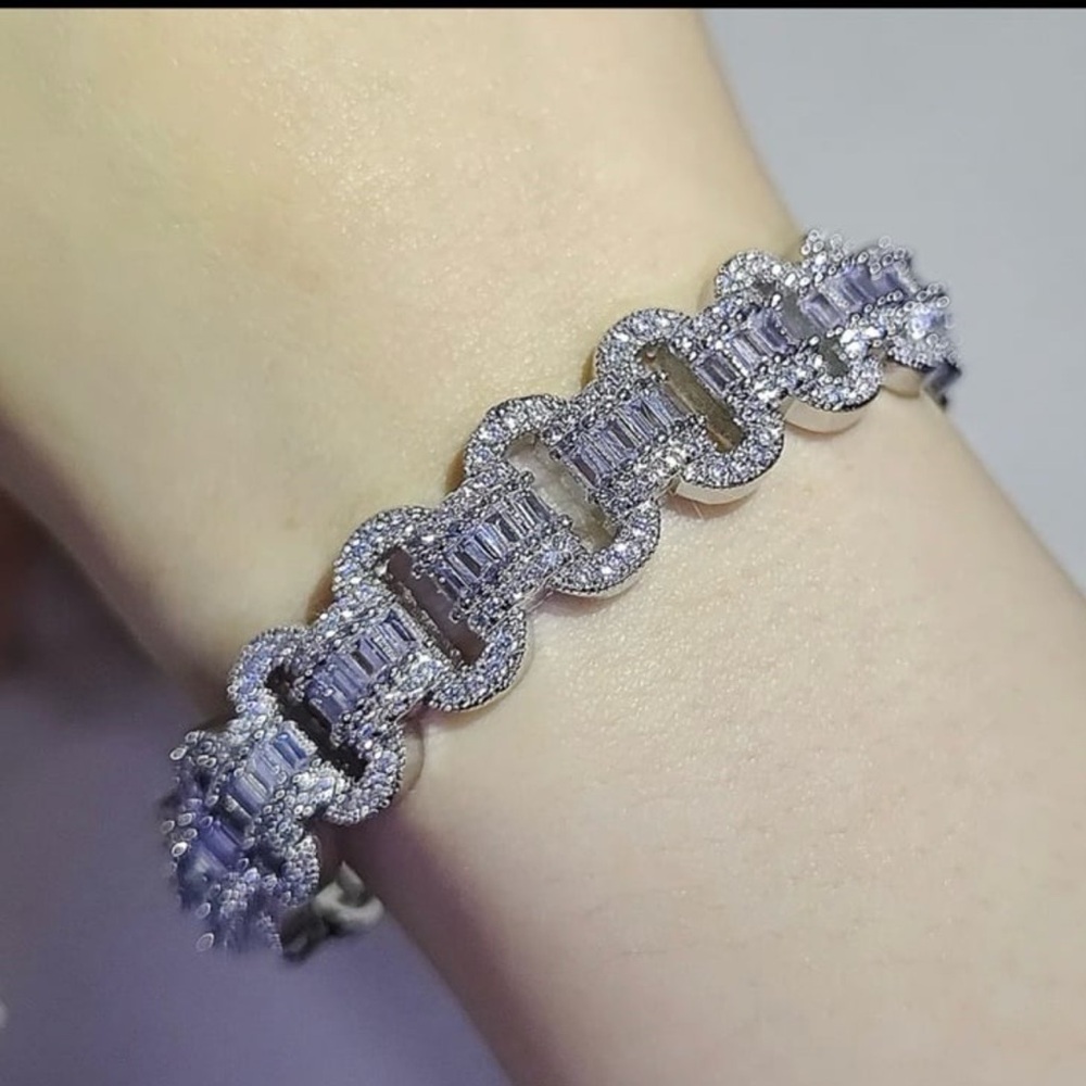 925 Sterling Silver plated Swarovski elements cuff bracelet - Picture 3 of 12